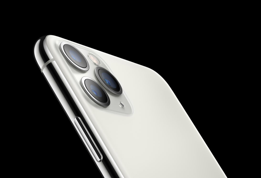 Apple iPhone 11 Pro Max 64GB Silver купить в Москве по низкой цене